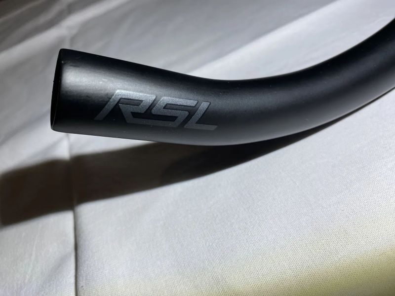 Integrovaný karbonový cockpit (Trek Aero RSL design) – 400x100mm – NOVÝ