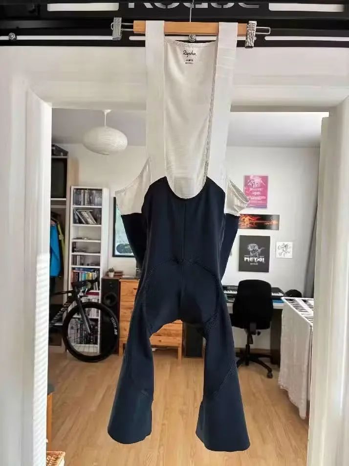 Prodám špičkové zánovní šortky Rapha Men's Pro Team Bib Shorts III - Regular - Carbon / SLEVA 50%