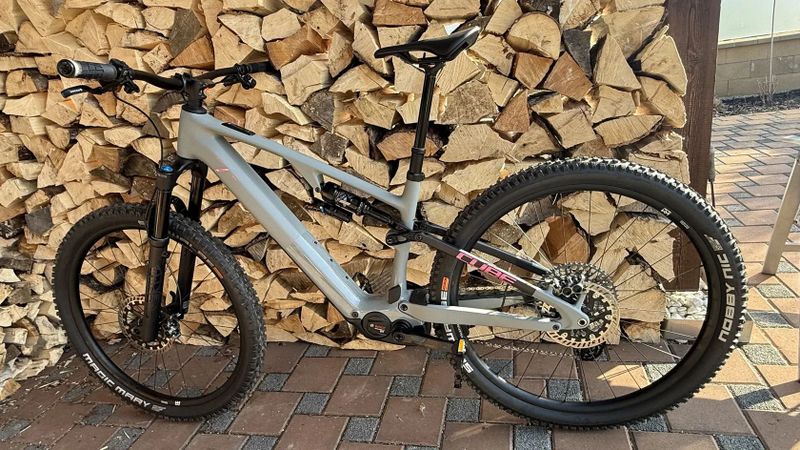 Cube Stereo hybrid one44