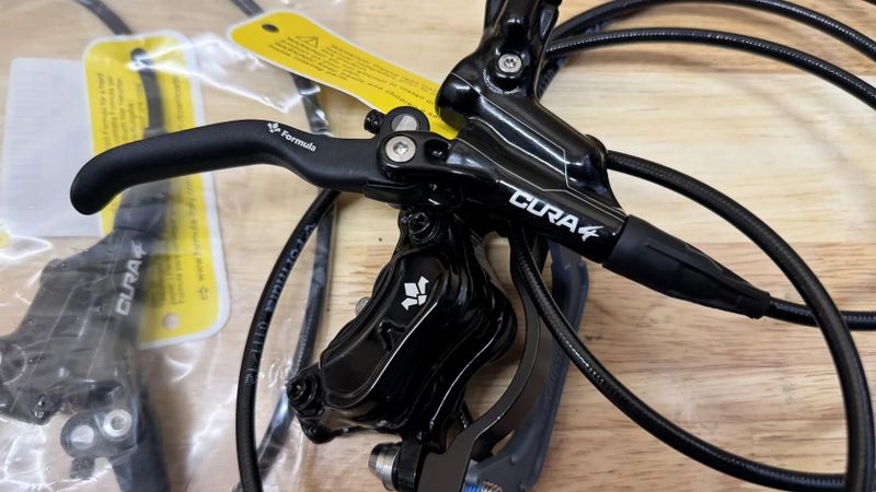 Nové brzdy Formula cura 4 