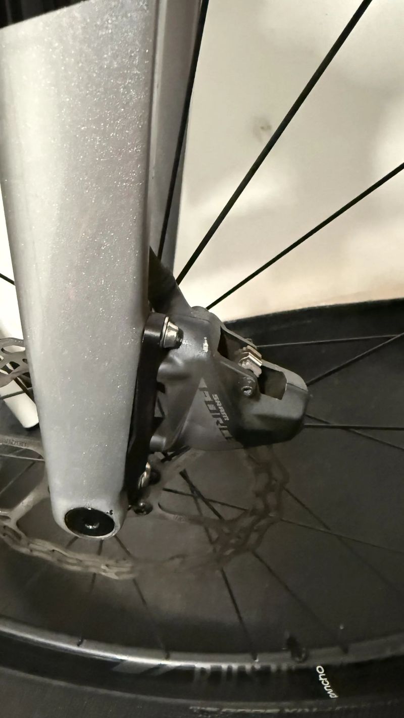 SRAM Red AXS D1 páky + SRAM Force AXS D1 flat mount třmeny