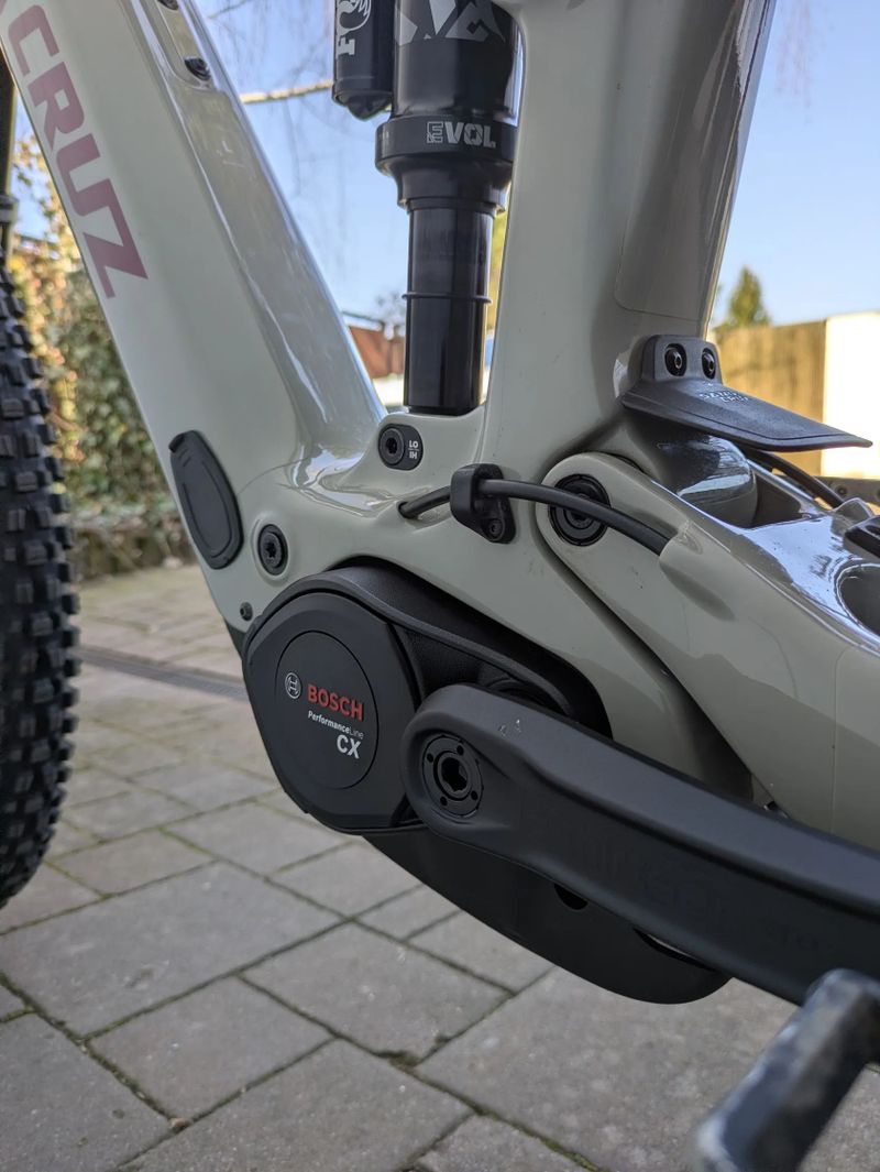 Santa Cruz Vala 1 C MX 26 LG GRY 90 CH (vel. L)