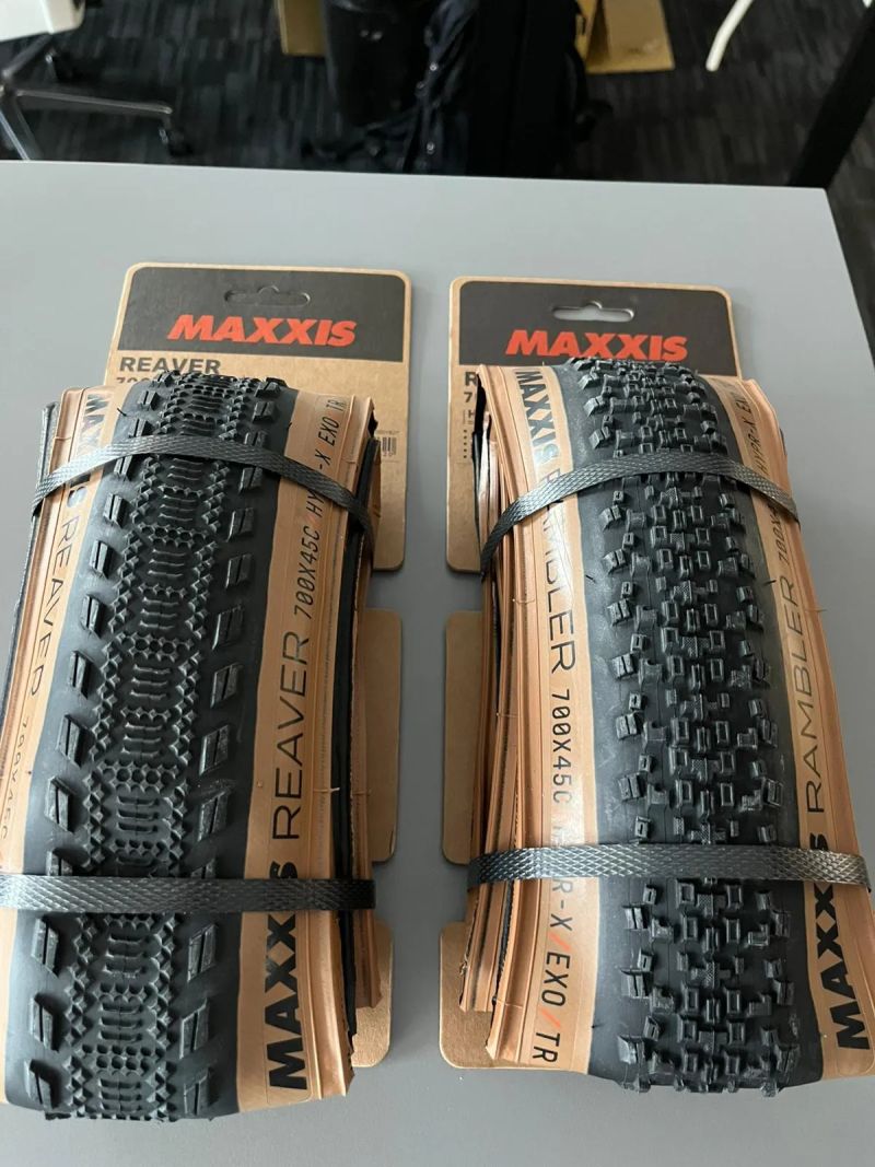 Maxxis Rambler + Reaver 700x45C EXO TR ; gravel plášt' kevlar tanwall, nova verze HyperX