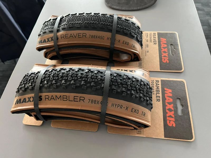 Maxxis Rambler + Reaver 700x45C EXO TR ; gravel plášt' kevlar tanwall, nova verze HyperX