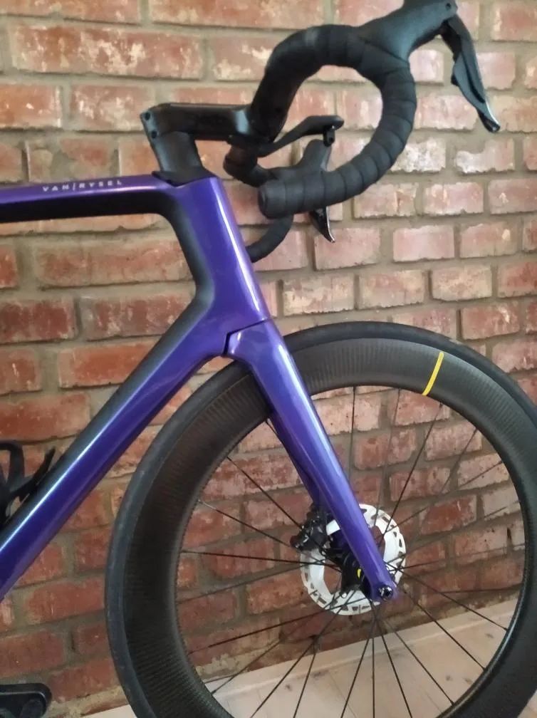 Van Rysel FCR Ultegra Di2 – karbonové aero silniční kolo – vel. XL