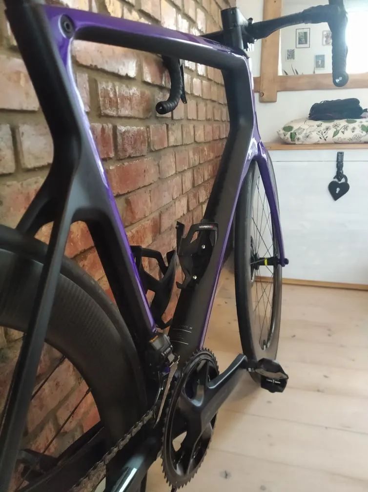 Van Rysel FCR Ultegra Di2 – karbonové aero silniční kolo – vel. XL