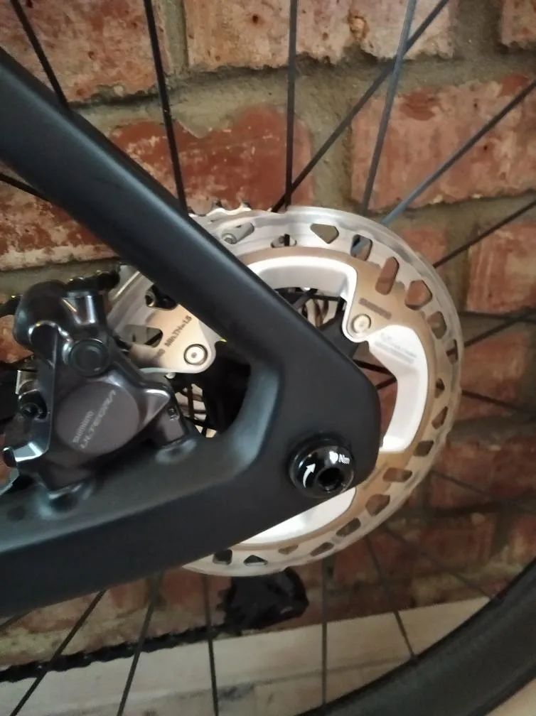 Van Rysel FCR Ultegra Di2 – karbonové aero silniční kolo – vel. XL