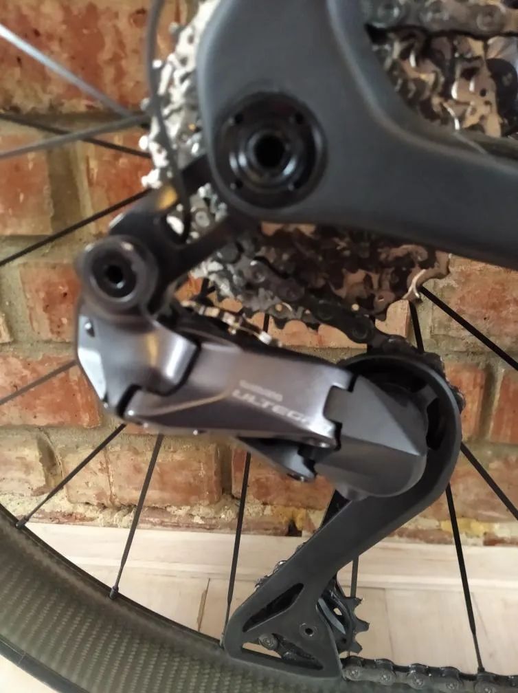 Van Rysel FCR Ultegra Di2 – karbonové aero silniční kolo – vel. XL