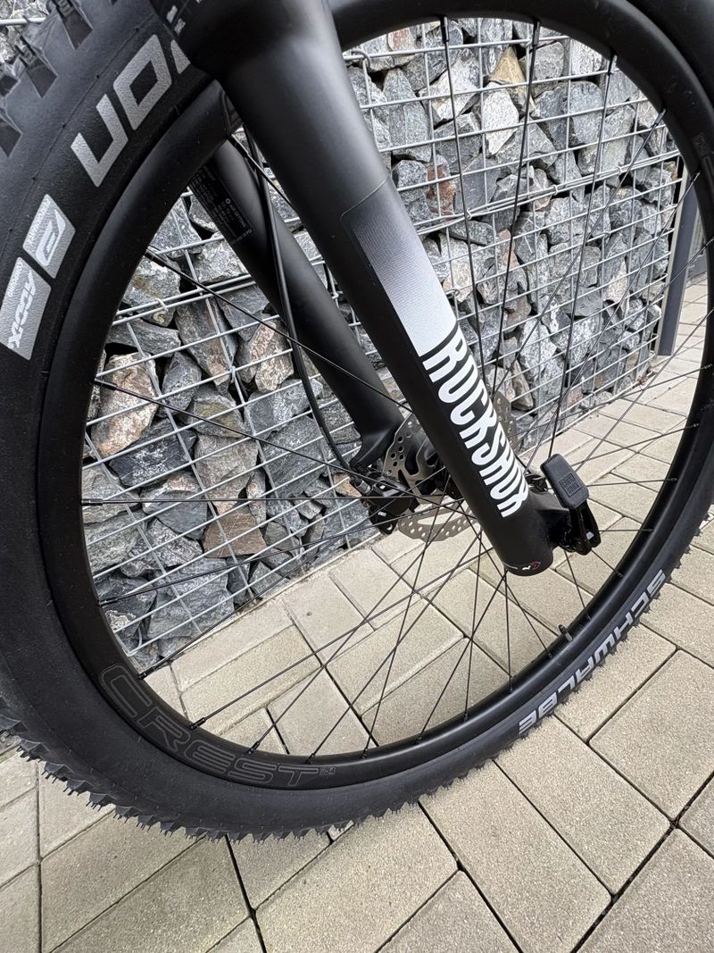 THRUST carbon vel.15"