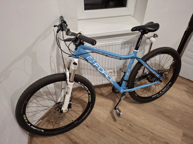 Kolo s rámem Force Bellona velikost 18 27,5 gumy