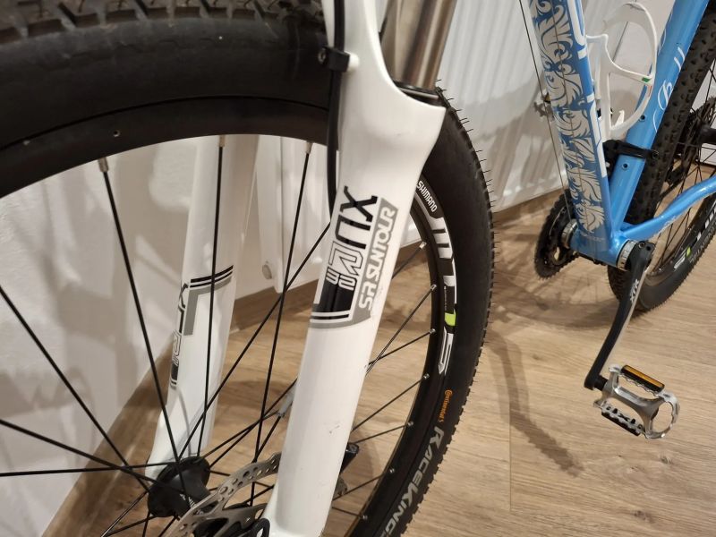 Kolo s rámem Force Bellona velikost 18 27,5 gumy