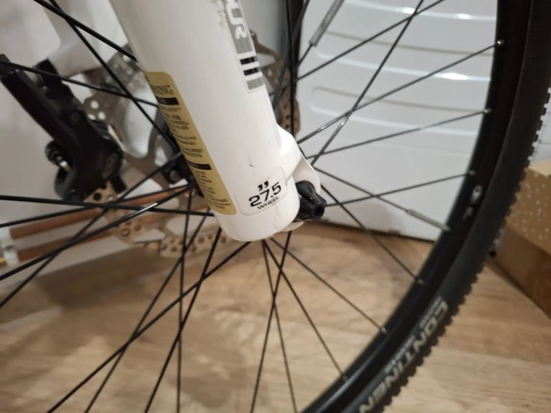 Kolo s rámem Force Bellona velikost 18 27,5 gumy