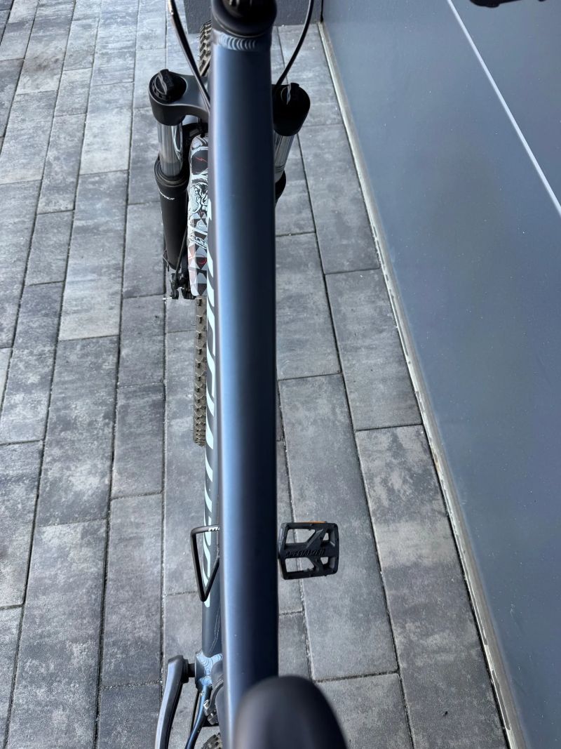 Specialized ROCKHOOPER 29" kód výrobce 91522-7903 najeto cca 100 km, velikost M 