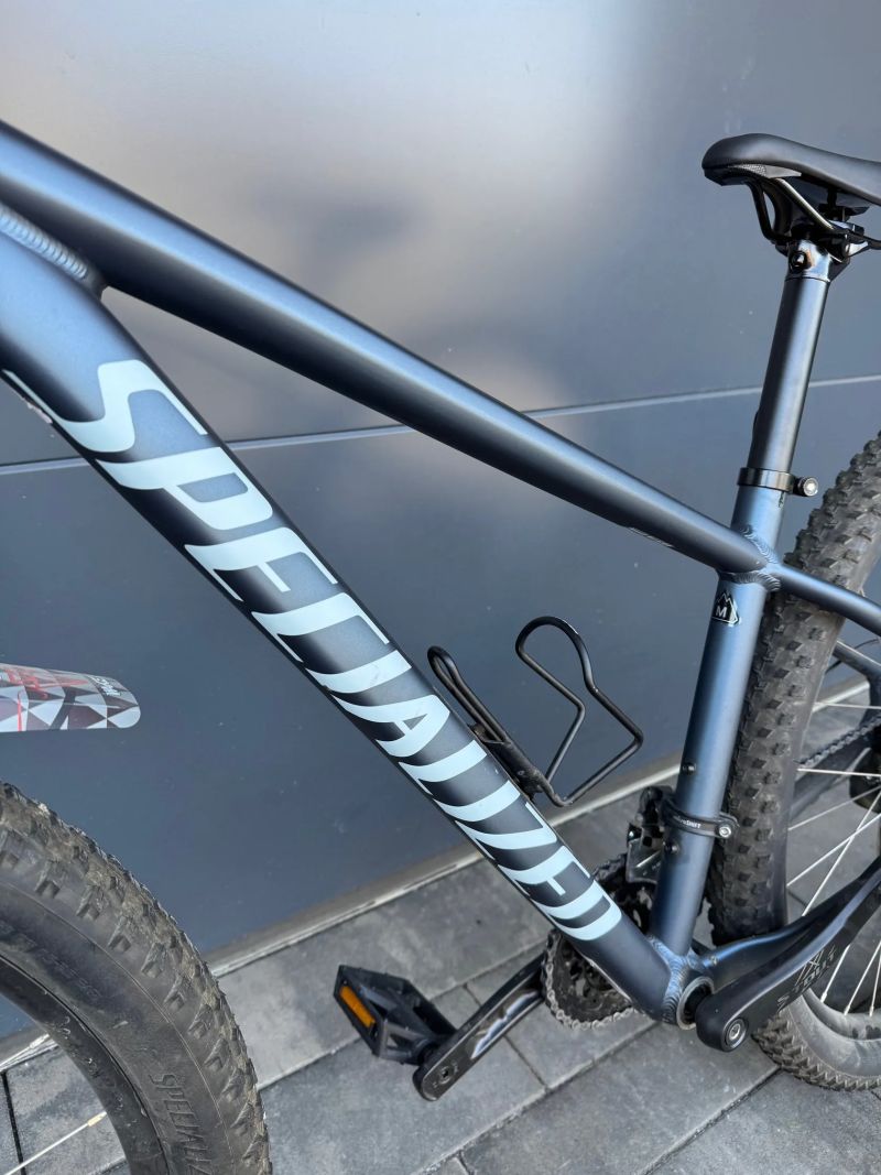 Specialized ROCKHOOPER 29" kód výrobce 91522-7903 najeto cca 100 km, velikost M 