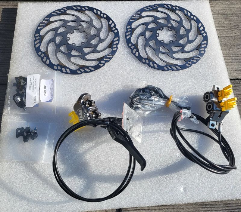 Brzdy Magura MT 7 včetně 2 ks kotoučů 203 mm