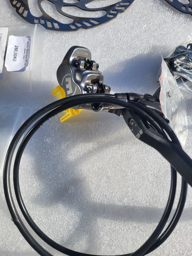 Brzdy Magura MT 7 včetně 2 ks kotoučů 203 mm