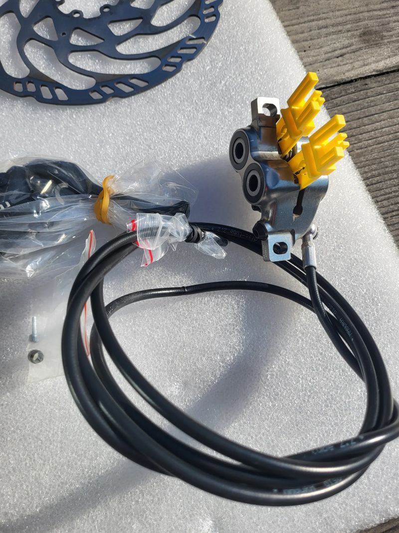 Brzdy Magura MT 7 včetně 2 ks kotoučů 203 mm