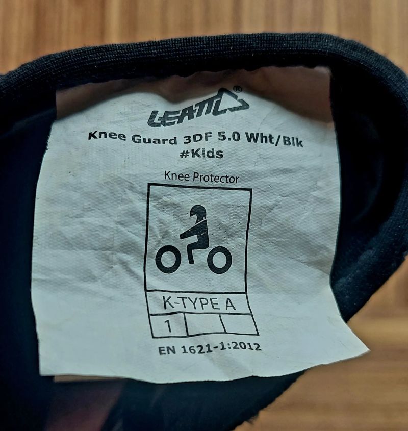 Dětské chrániče kolen Leatt Knee Guard 3DF 5.0 KIDS White Black