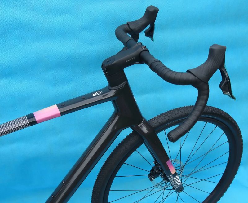 SCOTT Addict Gravel 30 AXS 2025 - atraktivní gravel na Sram Rival AXS – NOVÝ