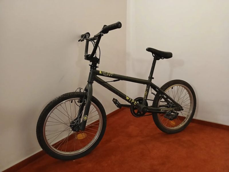 BMX 18" Wipe 300 z Decathlonu 
