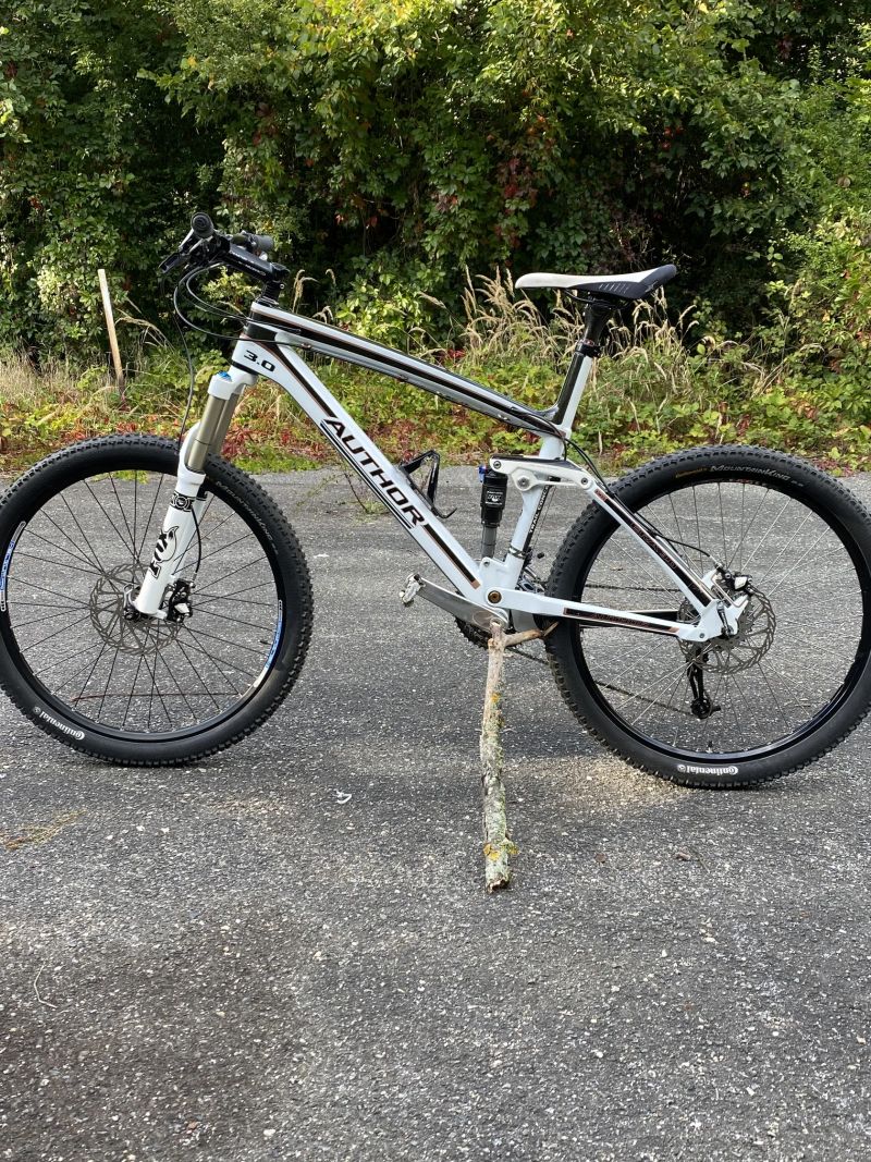 AUTHOR ERA 3.0 RÁM 21” KARBON 