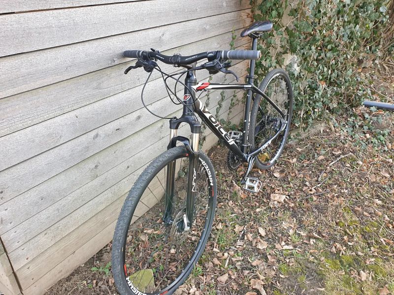 Krosové kolo s kotoučovkami, na postavu 180cm