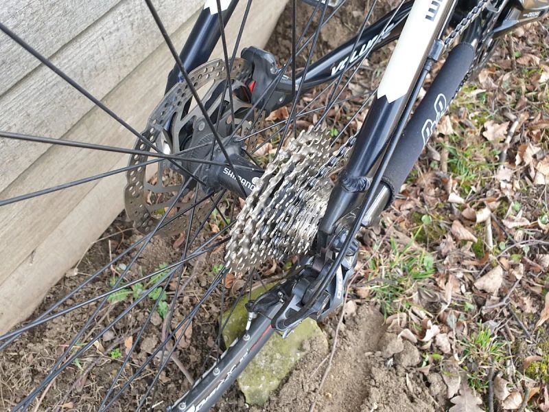 Krosové kolo s kotoučovkami, na postavu 180cm