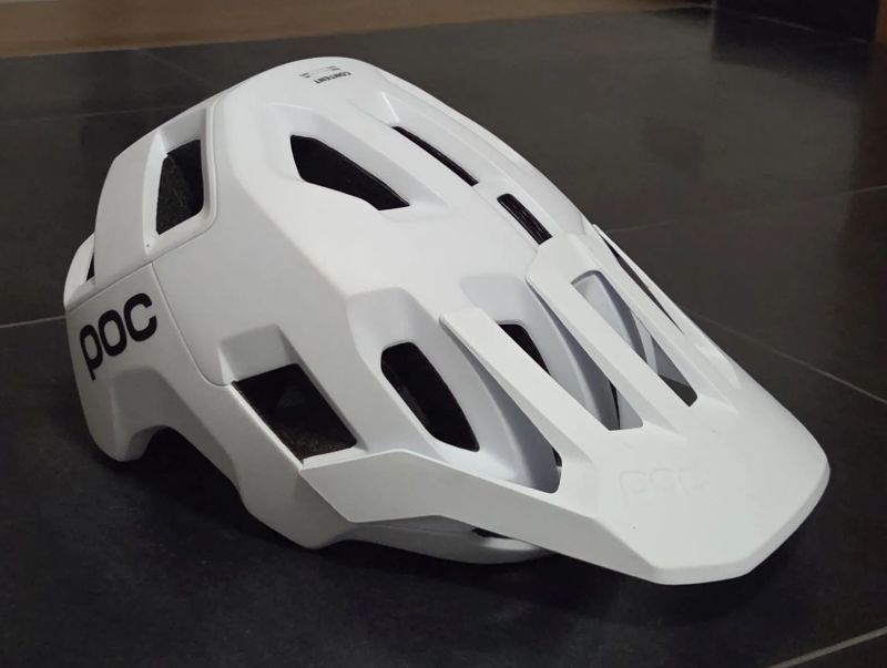 Prodám MTB helmu POC KORTAL