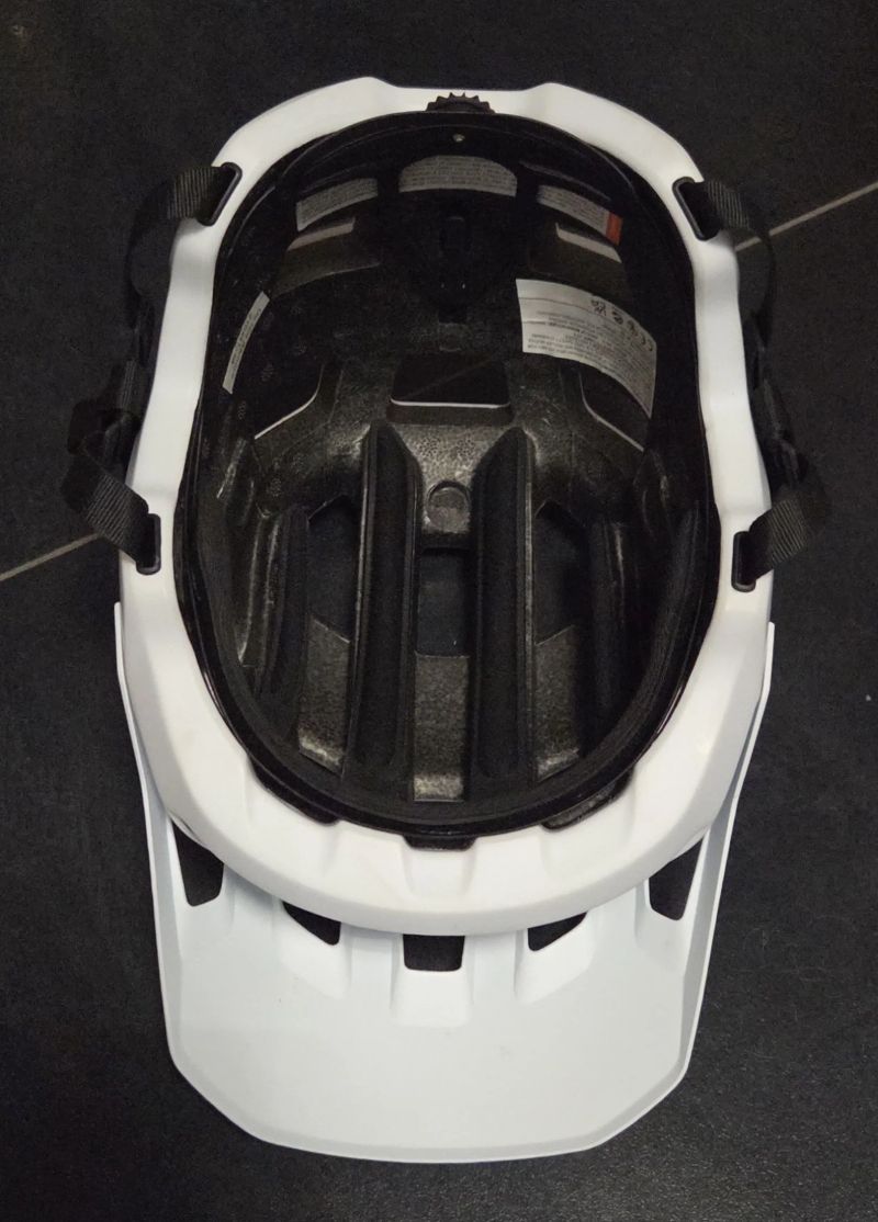 Prodám MTB helmu POC KORTAL