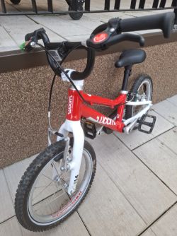Dětské kolo 14" Woom 2 GO - red