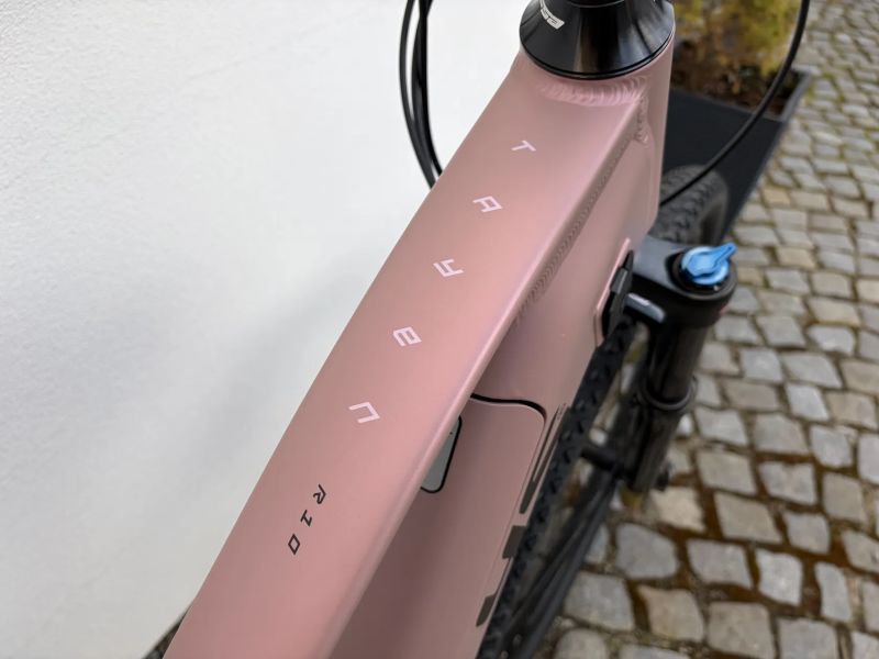 Kellys Tayen R10 AIR P 725 Rose Gold předváděcí