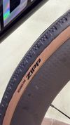 Zipp 303 XPLR SW; 100x12 WHF; 142x12 WHR; 32 IWR; 54 HRI; Centerlock; MAT carbon