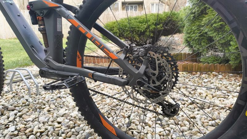 Cube Stereo 140 HPC TM 27.5 (M) 