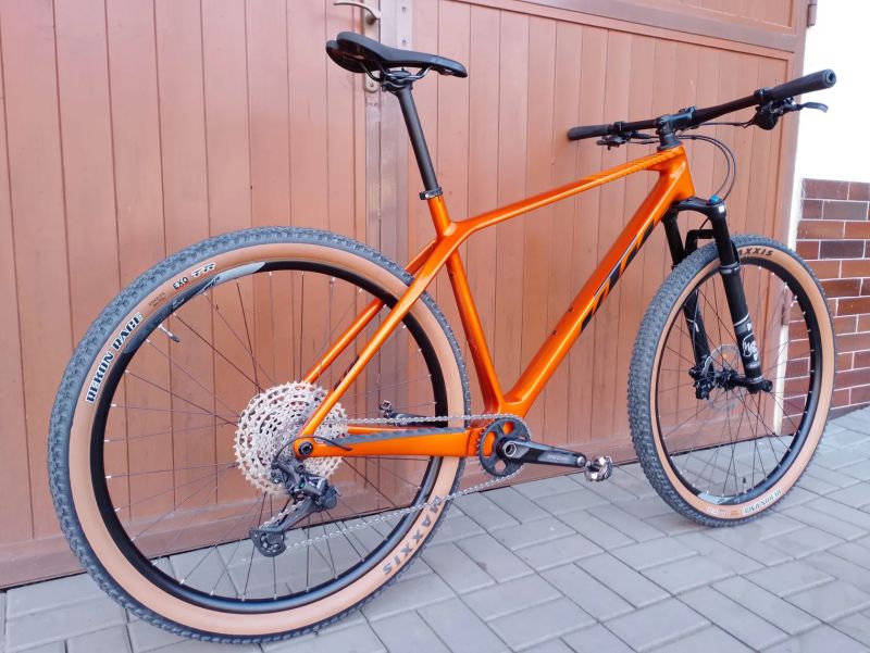 KTM Myroon Elite