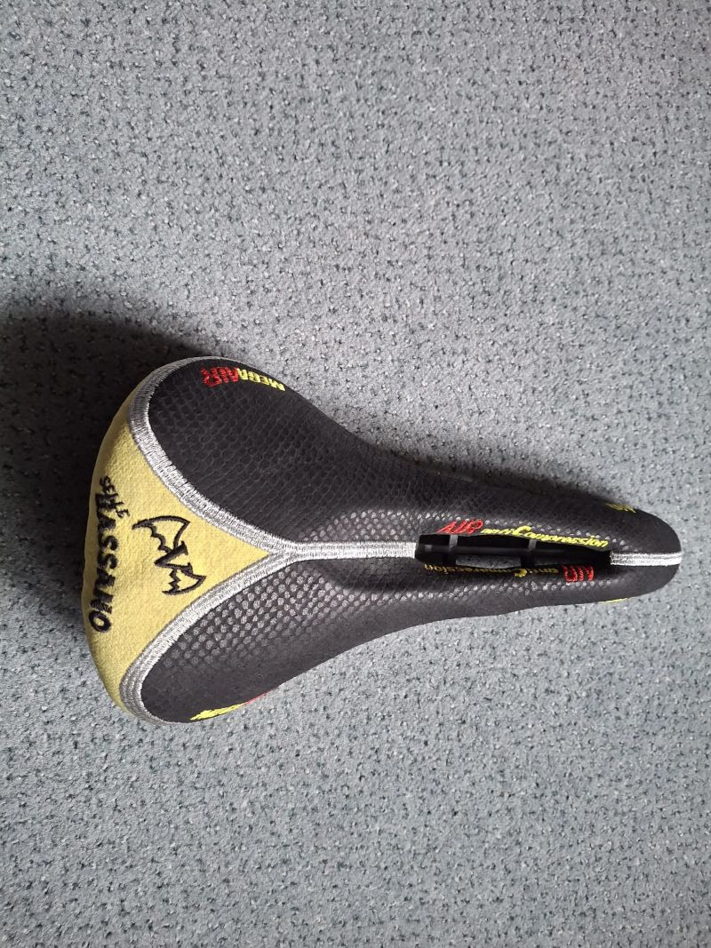 Sedlo Selle Basano Vuelta Mega Air anti compression