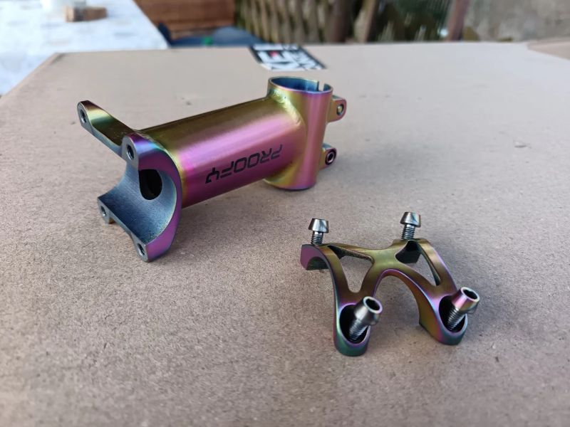 Titanový představec