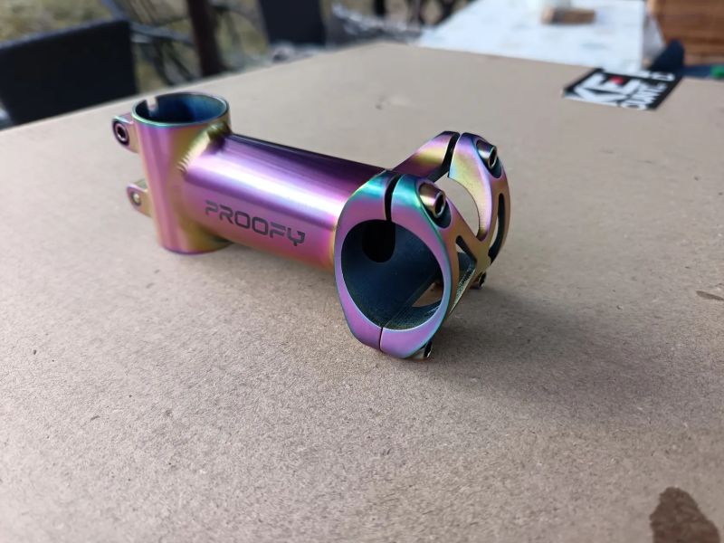 Titanový představec