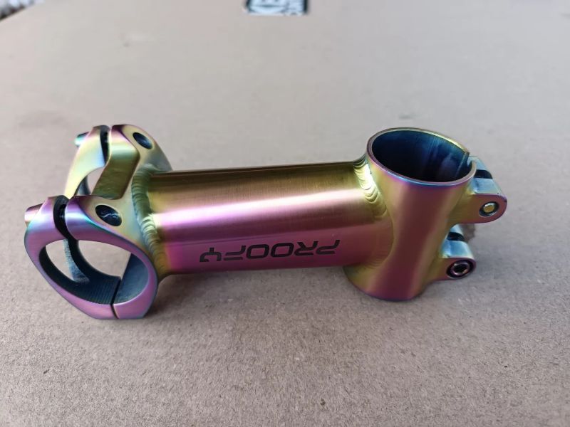 Titanový představec