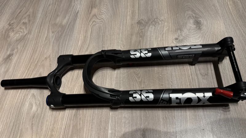 Fox 36 Performance elite, 140mm, Grip2