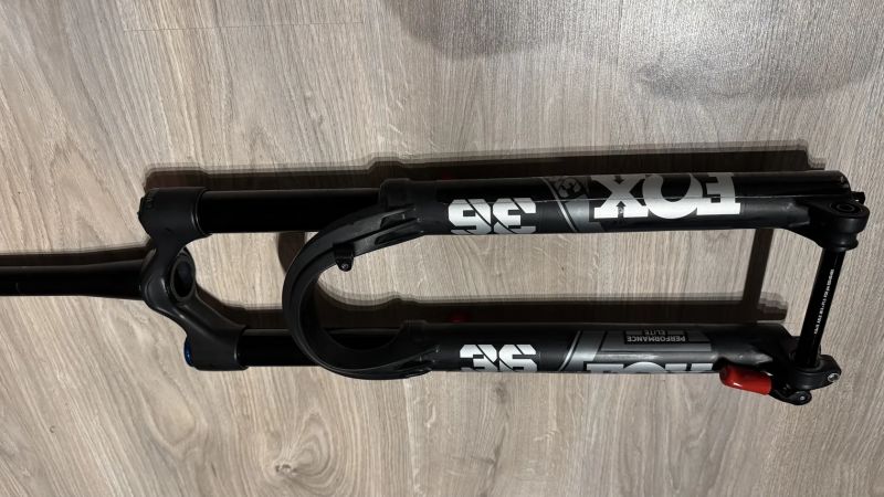 Fox 36 Performance elite, 140mm, Grip2