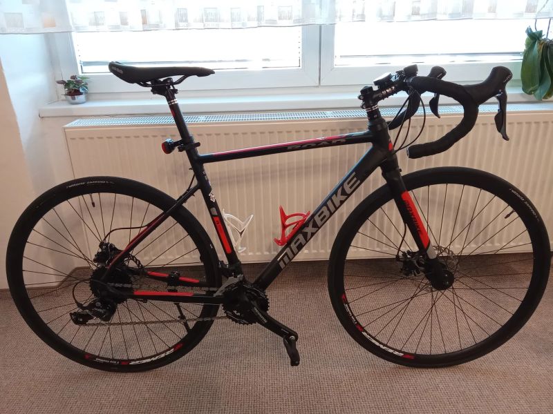 Nová silnička Maxbike, cena 12.000,- Kč