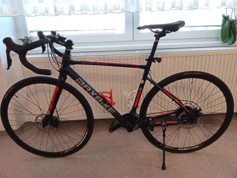 Nová silnička Maxbike, cena 12.000,- Kč