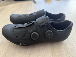 Prodám tretry Fizik Vento Infinito Carbon 44,5