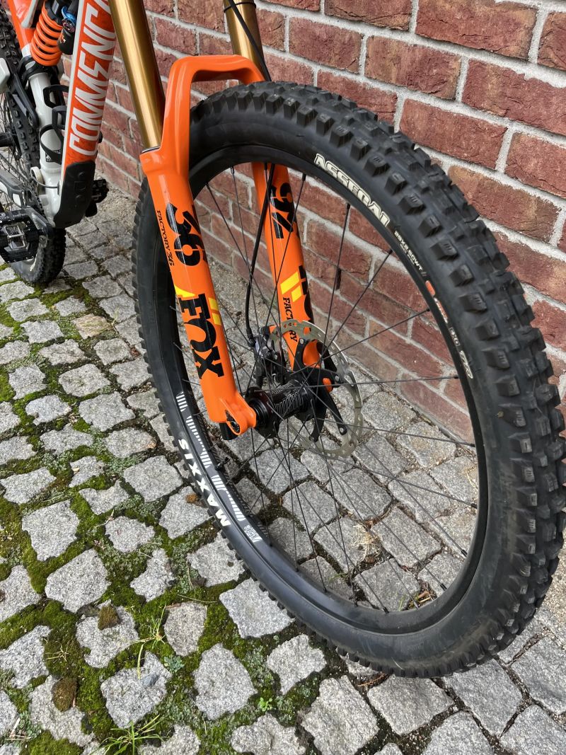 Commencal Meta AM 29 Fox Kashima Renthal
