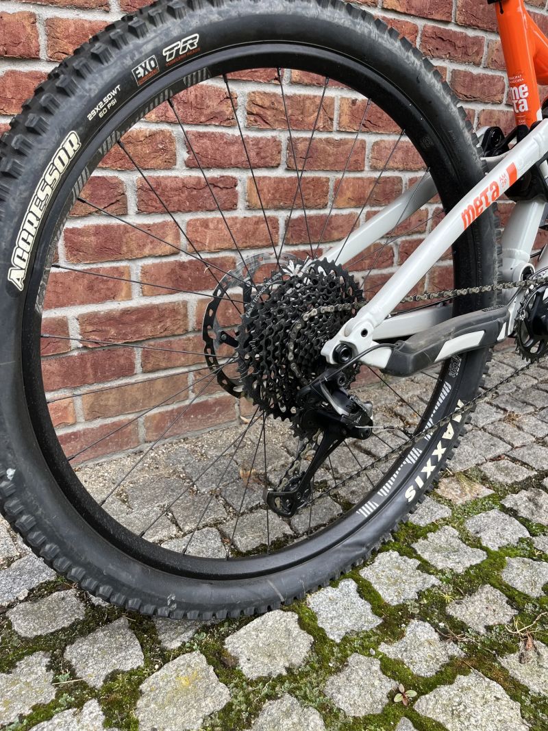 Commencal Meta AM 29 Fox Kashima Renthal