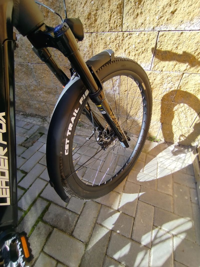 Dámské elektrokolo, 1 baterie navíc 