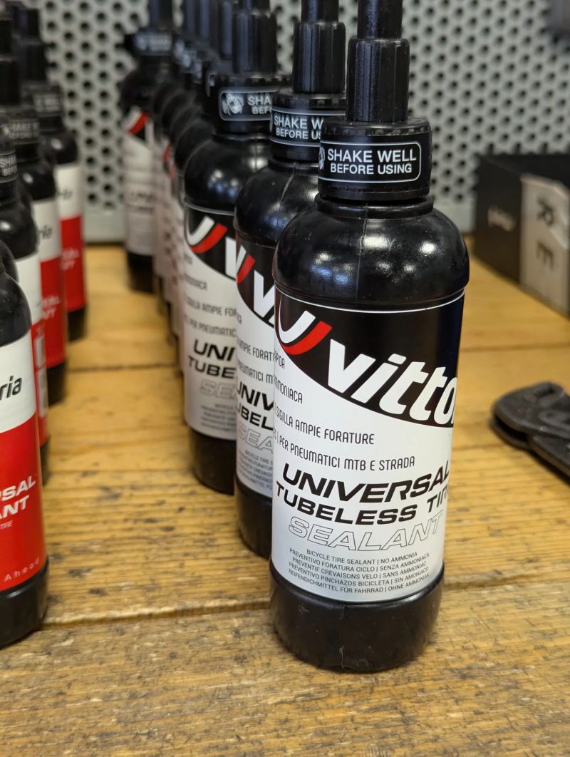 Tmely Vittoria, WTB, Bontrager