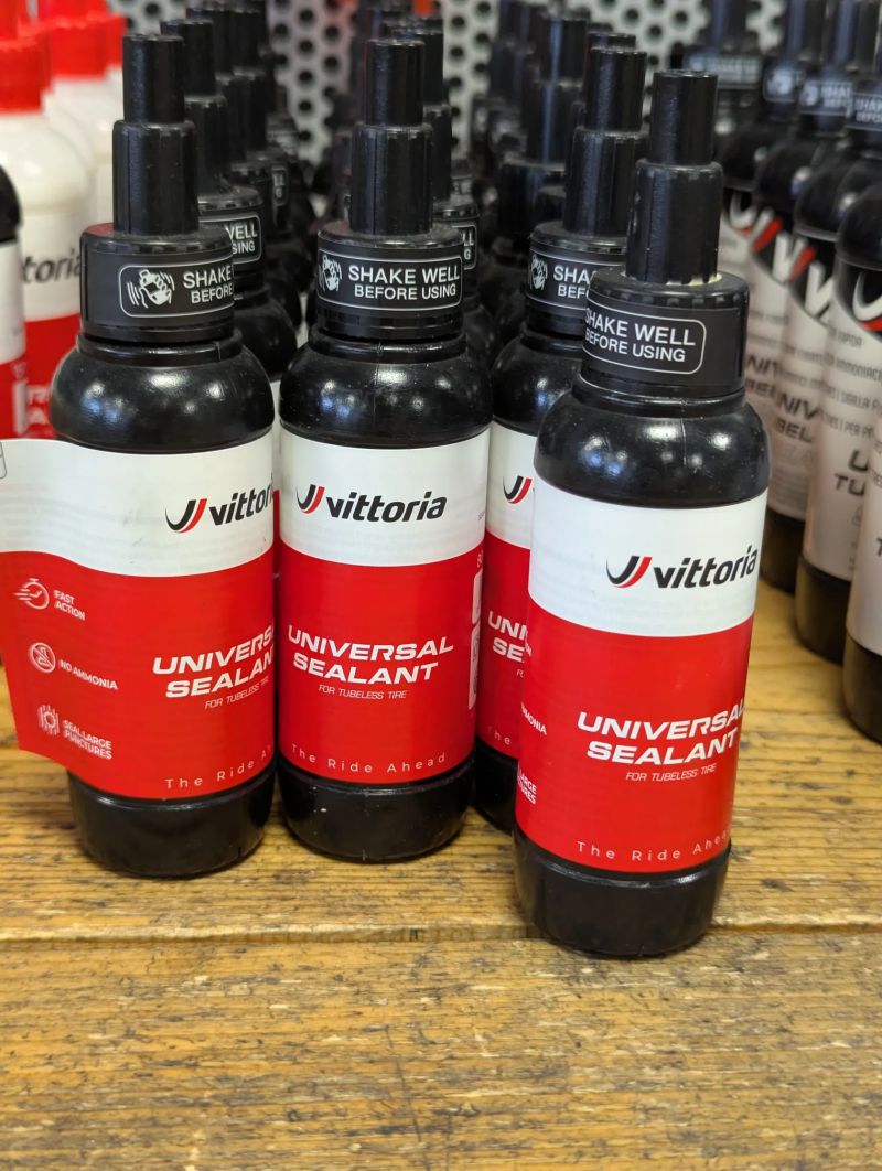 Tmely Vittoria, WTB, Bontrager