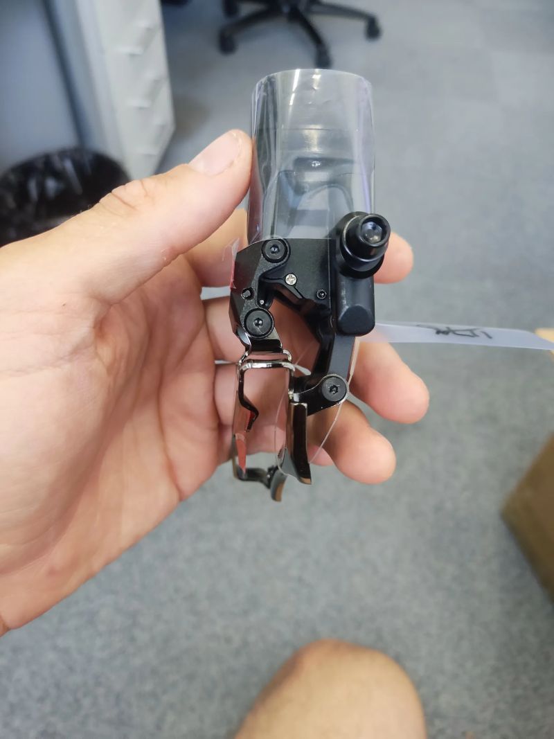 Nové elektrické silniční řazení Wheeltop RA7100 GS 2x11-13, brzdové třmeny