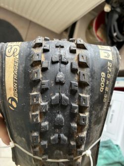 Bontrager SE4 Team Issue 27.5x2.35”